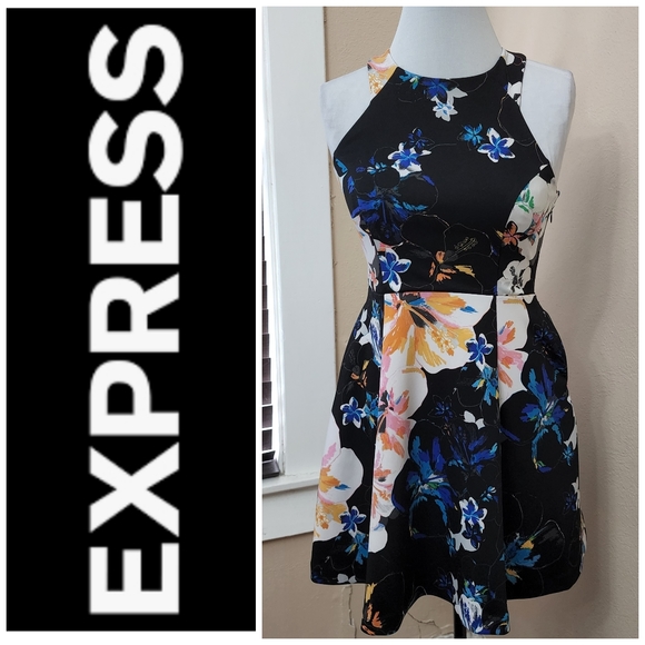 Express Dresses & Skirts - Express floral print dress